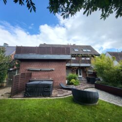 Hintern Doppelhaus 1
